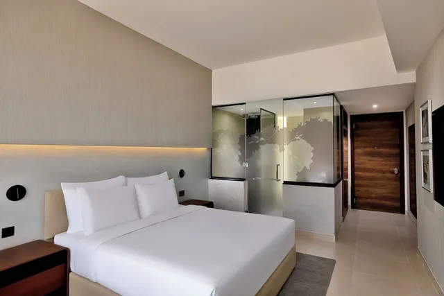 Deluxe, King Bed, Skyline View، Hotel Local Dubai at Jumeirah Village Triangle by the First Collection 2/9