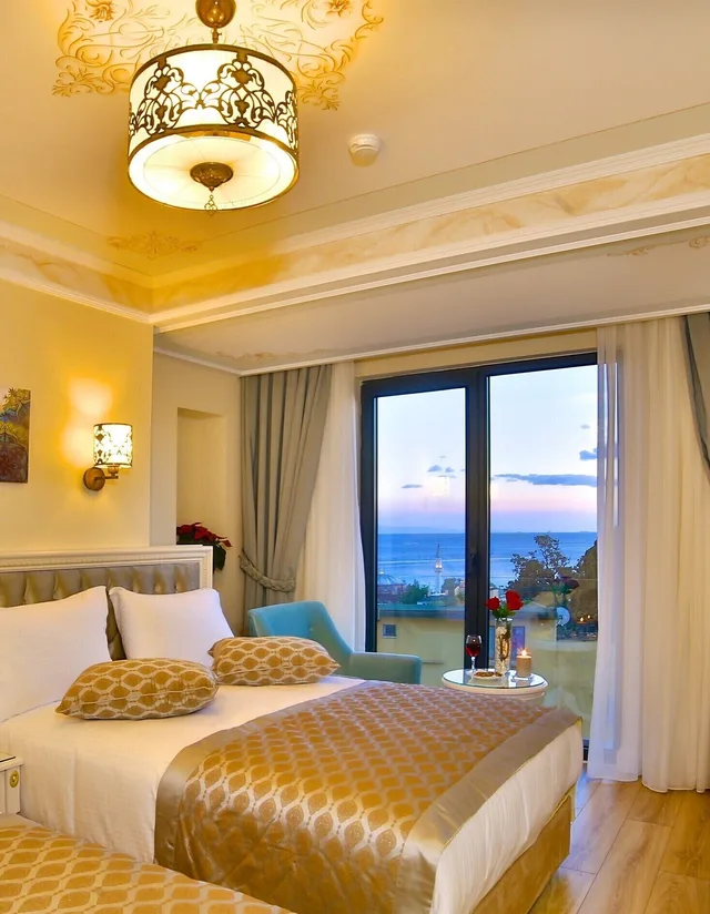 Comfort, 1 Double and 1 Single Bed, Yilsam Sultanahmet Hotel 1/4