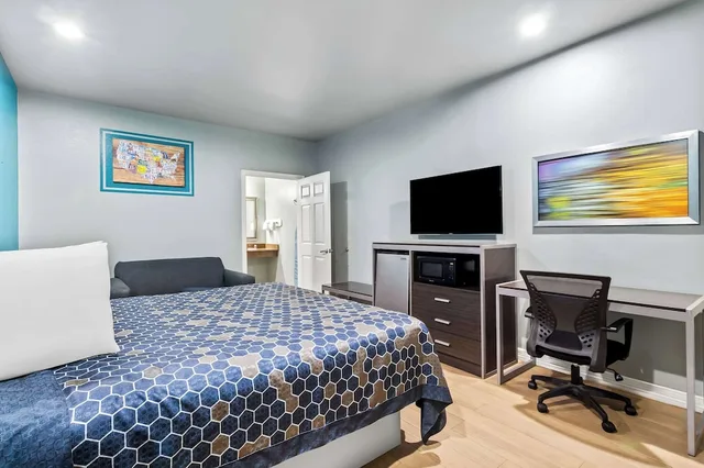 غرفة قياسية بسرير كينج، Econo Lodge Inn & Suites Channelview - Houston East 1/1