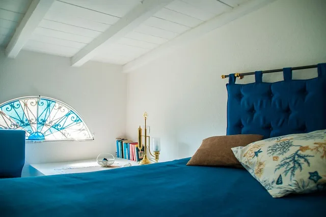 غرفة بسرير مزدوج بإطلالة على المسبح، La Villa 7/10