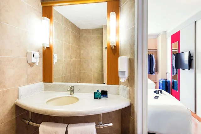 غرفة بسريرين مزدوجين، Ibis Guadalajara Expo 6/6