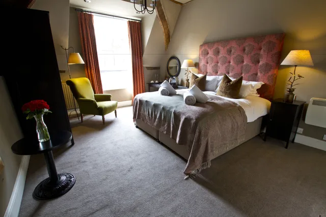 Executive, King Bed, The Chapter House 1/3