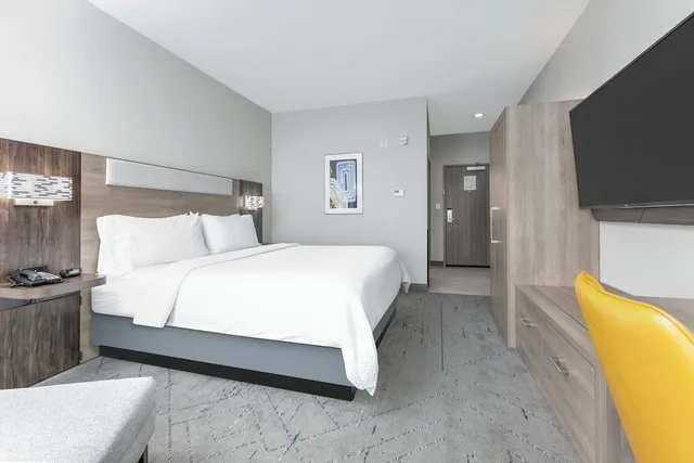 غرفة قياسية بسرير كينج لذوي الإعاقة، Holiday Inn Express & Suites - Dallas Plano North, an IHG Hotel 3/5