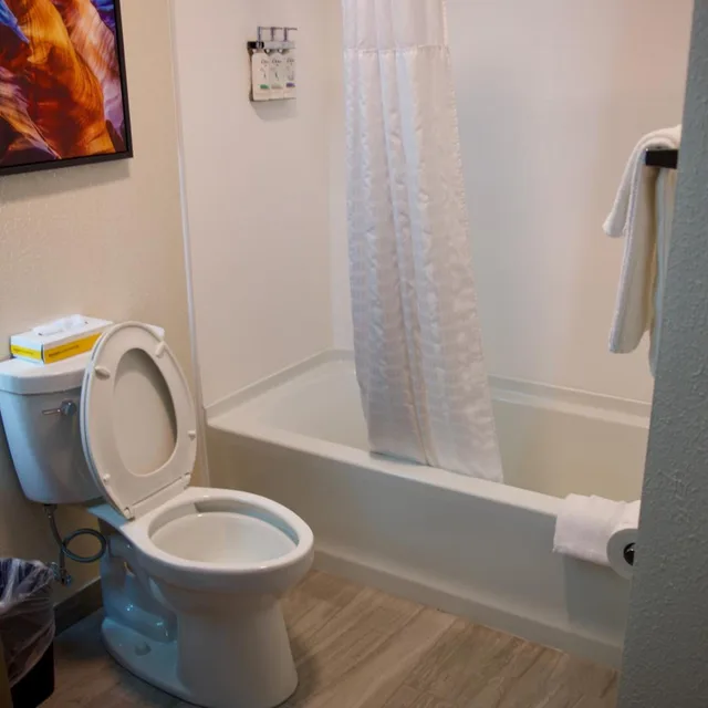 جناح بسرير كينج بغرفة نوم واحدة، Candlewood Suites Harrisonburg 7/7