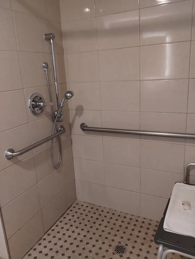 Basic, Single, 2 Queen Beds، Quality Inn & Suites Wilsonville OR 7/8