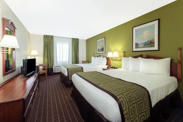 غرفة بسريرين كوين، Baymont By Wyndham Louisville South I 65 4/7