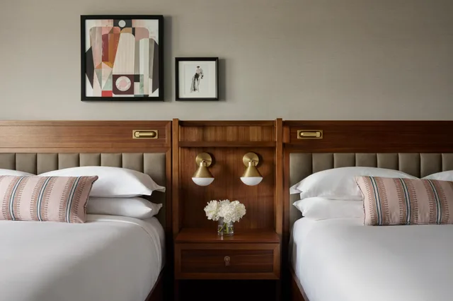غرفة بريميوم بسرير كوين، InterContinental San Antonio Riverwalk 2/5