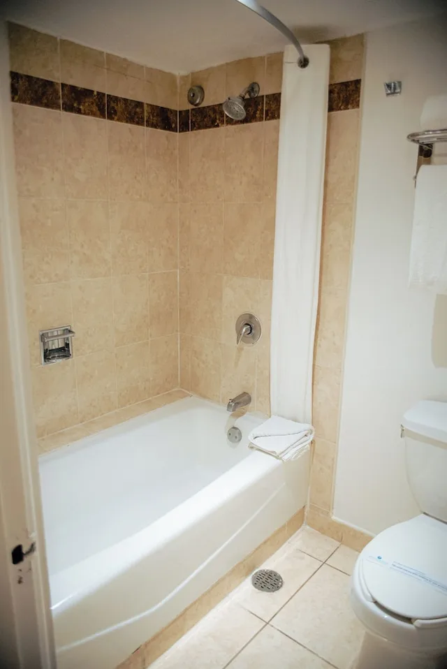 غرفة قياسية بسريرين مزدوجين، Hotel San Carlos Plaza, Beach & Convention Center 4/6