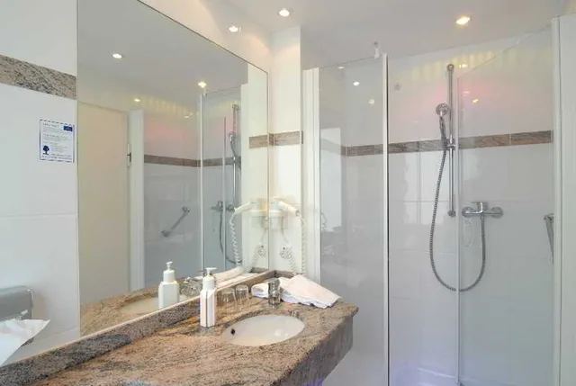 Standard Quad، Hotel Amba 2/3