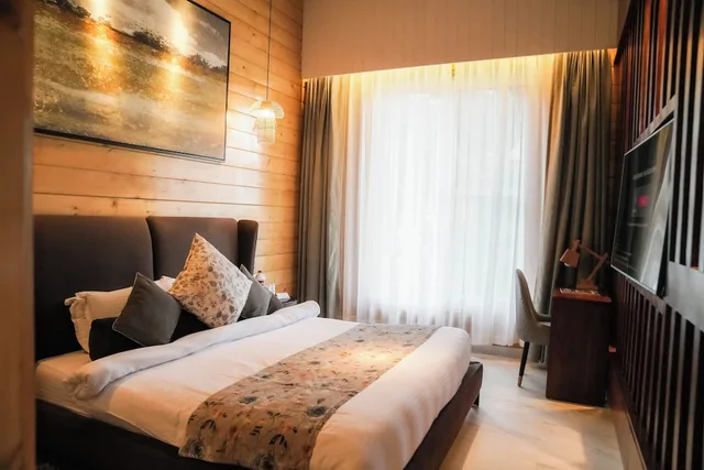 Plus, Premium, Cottage, King Bed, Valley View، UNA Comfort Kasauli Hills Resorts 1/10