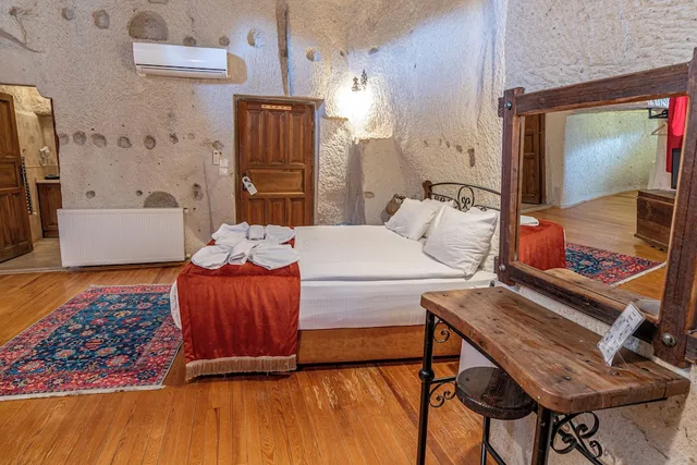 غرفة تقليدية بسرير كوين، Dervish Cave House 8/10