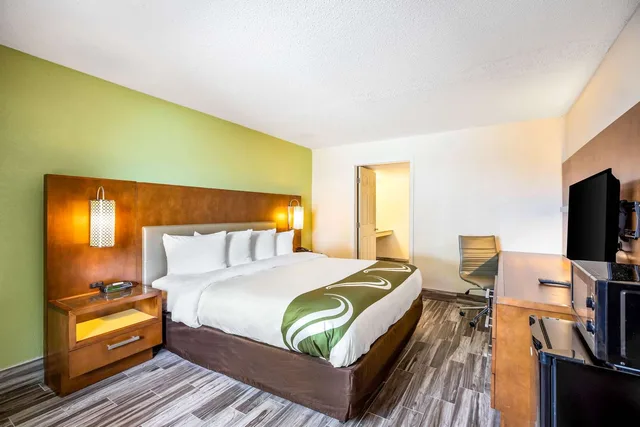 غرفة بسرير مزدوج لذوي الإعاقة، Baymont by Wyndham Orlando Downtown 1/1