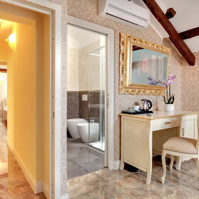 Room, Double or Twin Bed, Attic، New Reiter Hotel 4/8