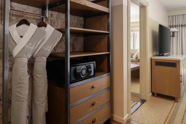 Premium, Suite, King Bed, Forest View, Patio، Chaminade Resort and Spa 4/4