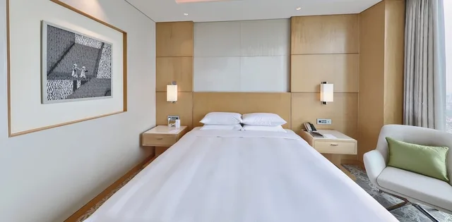 غرفة ديلوكس بسرير كينج، LOTTE HOTEL HANOI 5/8