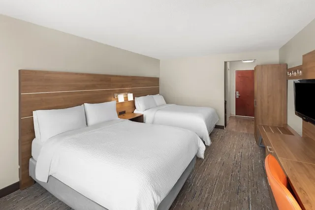 غرفة قياسية بسرير كينج، Holiday Inn Express Hotel Suites Frankfort 3/5