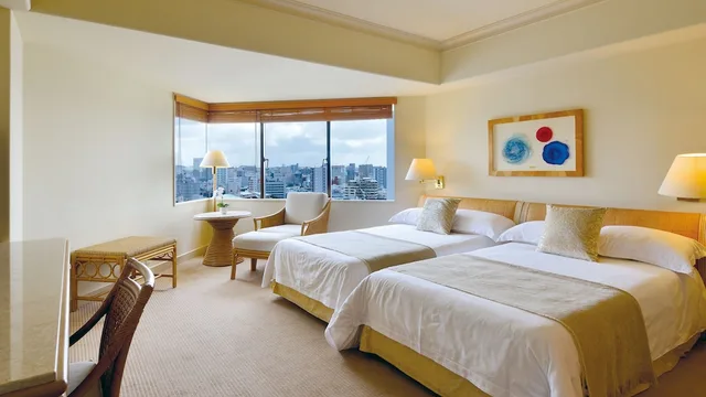 غرفة متصلة بأربعة أسرّة مع دخول الصالة، The Naha Terrace 2/4