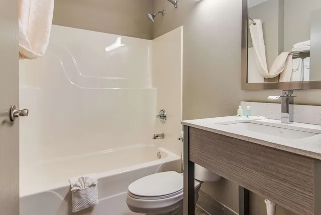غرفة قياسية بسريرين كوين، Quality Inn & Suites Grove City-Outlet Mall 4/7
