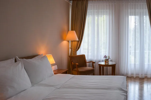 غرفة بسرير مزدوج أو سريرين منفصلين بإطلالة على البحيرة بشرفة، Vila Bled 7/10