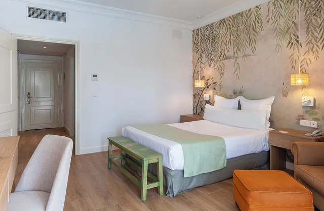غرفة كلاسيكية بسريرين منفصلين بإطلالة على المسبح، Hotel Jerez AQ35 4/10