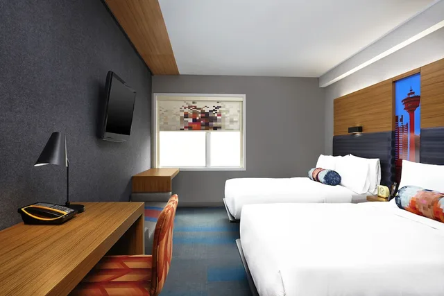 Aloft, 2 Queen Beds, Aloft Calgary University 1/2