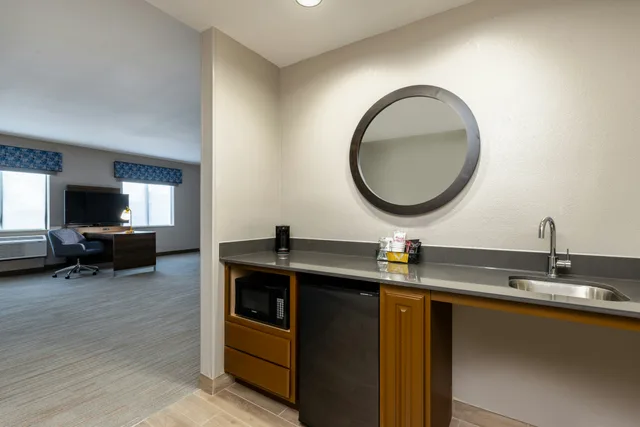 استوديو بسرير كينج لذوي الإعاقة، Hampton Inn & Suites Woodward 3/4