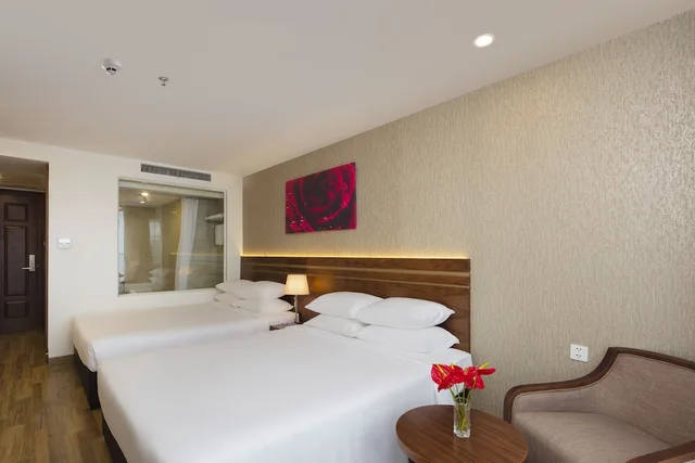 غرفة تنفيذية ثلاثية بسريرين منفصلين بإطلالة على البحر بشرفة، Sea Pearl Hotel 3/6