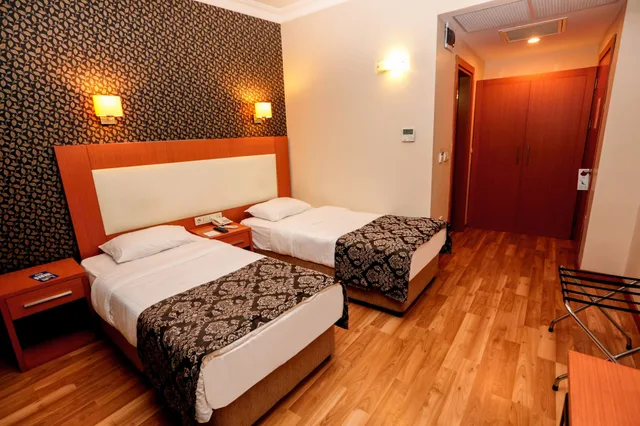 غرفة مفردة بسريرين منفصلين، Grand Hotel Avcilar 6/10