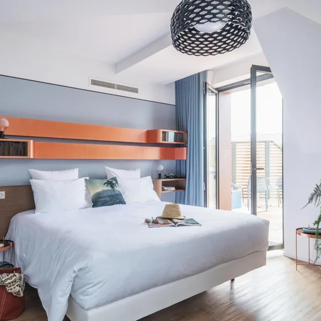 غرفة عائلية بسرير كينج مع أريكة، Golden Tulip Saint Malo 1/3