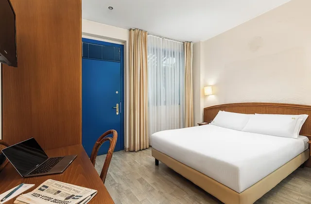 Style, Economy, Single, Double Bed, Ground Floor، Welcome Hotel 3/7