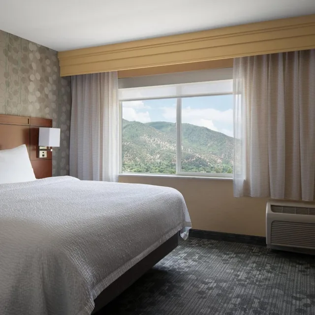 جناح بسرير كينج بإطلالة على الجبل بغرفة نوم واحدة، Courtyard Glenwood Springs 4/7