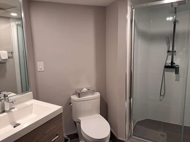 غرفة بسرير كوين، Best Western Plus Vancouver Airport Hotel 3/3