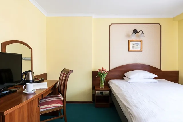 Economy, Double Bed, Hotel Wersal 2/3
