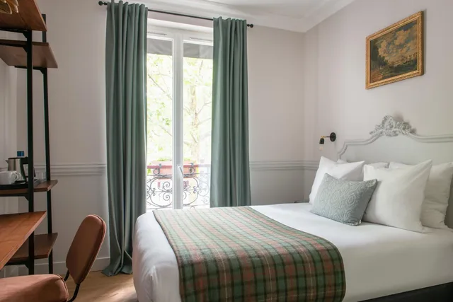 غرفة سوبيريور بسرير كينج، Hotel De La Porte Doree 1/5
