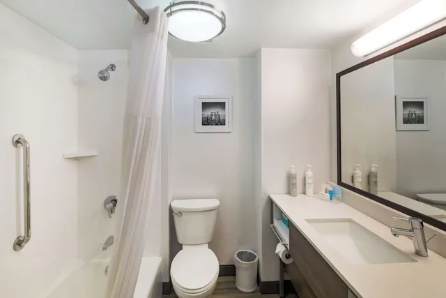 جناح بسرير كينج، Hampton Inn Fall River/Westport 3/3