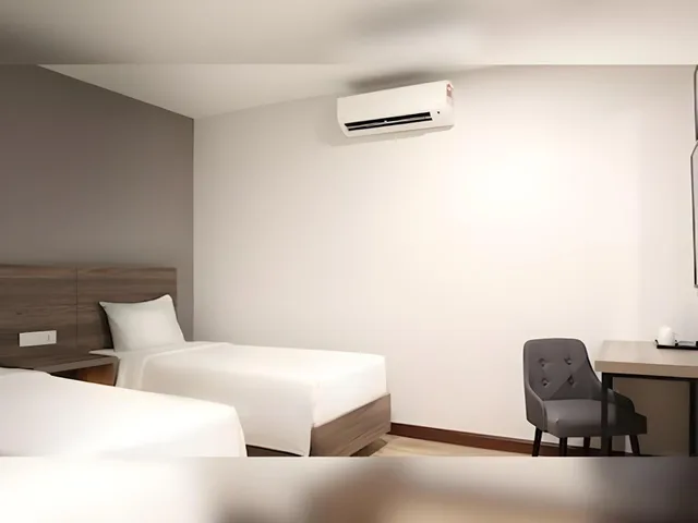 Superior, Double or Twin Bed, No Window، Aces Hotel 1/1