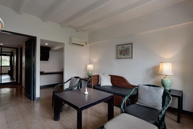جناح جونيور، Natural Park Resort Pattaya 6/9