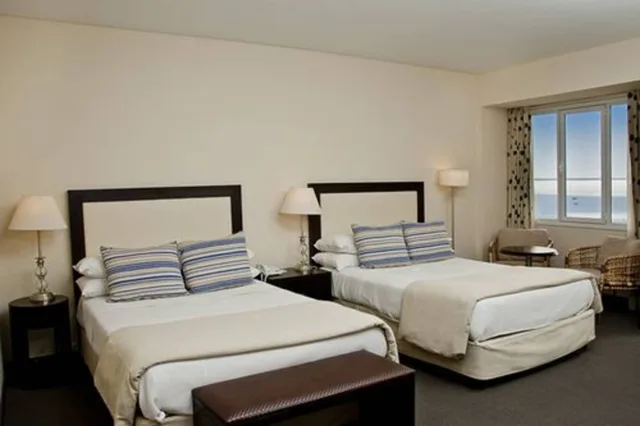 غرفة قياسية ثلاثية بسرير مزدوج وسرير فردي، HOTEL PENINSULA VALDES 1/2
