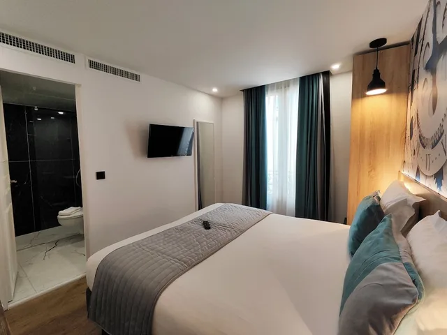 غرفة عائلية رباعية بسريرين كوين، Atelier Montparnasse Hotel 4/9