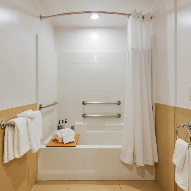 غرفة بسرير كينج لذوي الإعاقة، Ayres Hotel Spa Moreno Valley 6/7