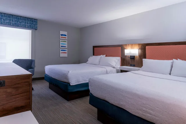 غرفة بسريرين كوين لذوي الإعاقة، Hampton Inn & Suites St. Louis/Chesterfield 2/3