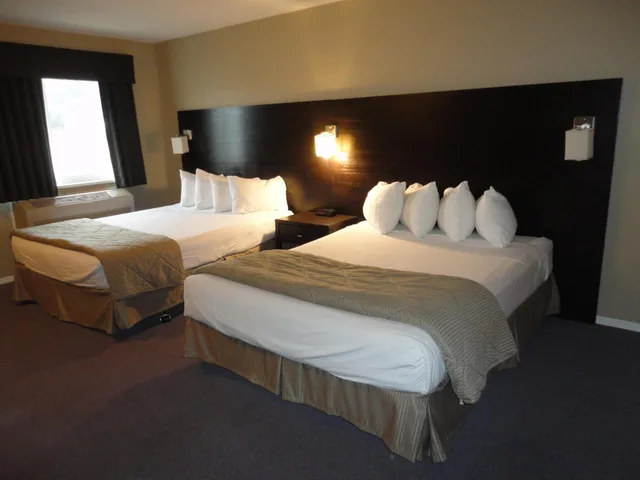 جناح بسريرين كوين بغرفتي نوم، Super 8 By Wyndham West Kelowna Bc 3/6