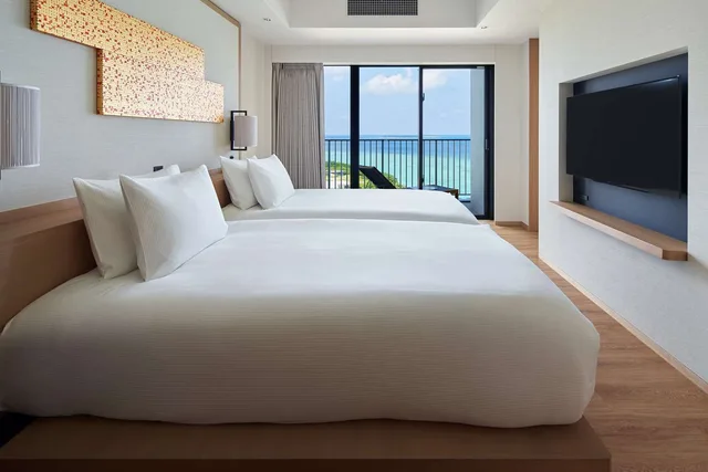 جناح بريميير بسرير نصف مزدوج بإطلالة على البحر بغرفتي نوم، The Beach Resort Sesoko by Hilton Club 2/2