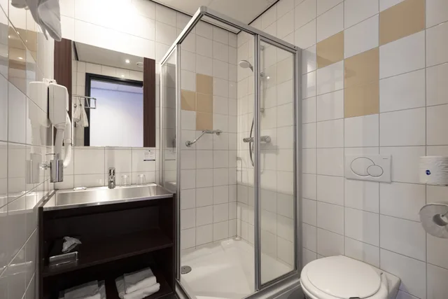 غرفة فاخرة بسرير كوين بحوض استحمام، Fletcher Wellness Hotel Brabant Mill 2/3