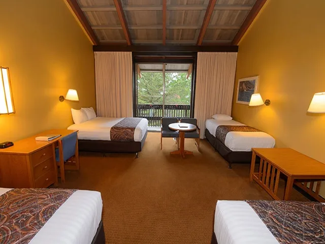 Standard, Single, 2 Double and Twin Beds، Asilomar Conference Grounds 1/1
