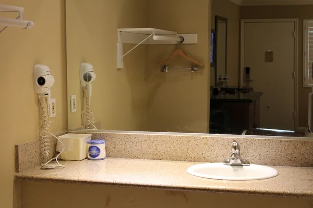غرفة قياسية بسرير كينج، Garden Inn San Gabriel 10/10