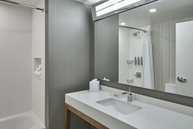 غرفة بسريرين كوين لذوي الإعاقة، Courtyard By Marriott Albany Troy/Waterfront 3/8