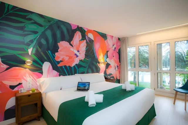 Star, 2 Double Beds، Casual de las Olas San Sebastian 1/1