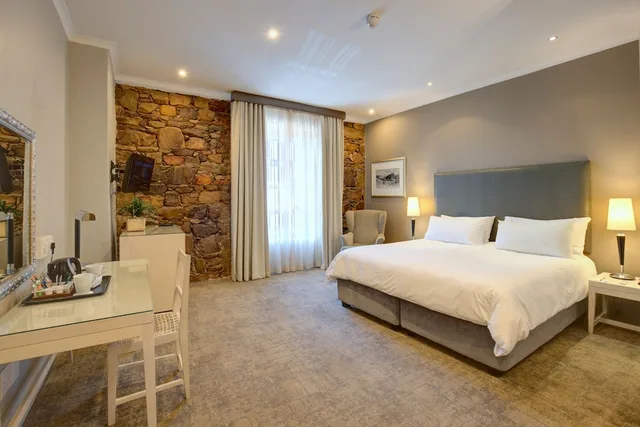 غرفة قياسية بسرير كوين، Protea Hotel By Marriott Mossel Bay 1/10