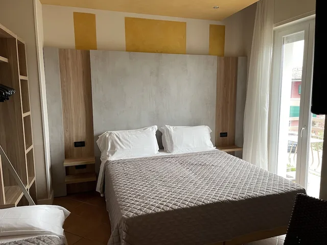 غرفة قياسية بسرير مزدوج بشرفة، Villa Rosa 3/6